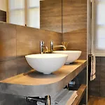 Lägenhet Charming - Downtown In The Pedestrian Area With 2 Double Bedrooms And 2 Complete Bathrooms A Spacious Living And Full Equipped Kitchen *