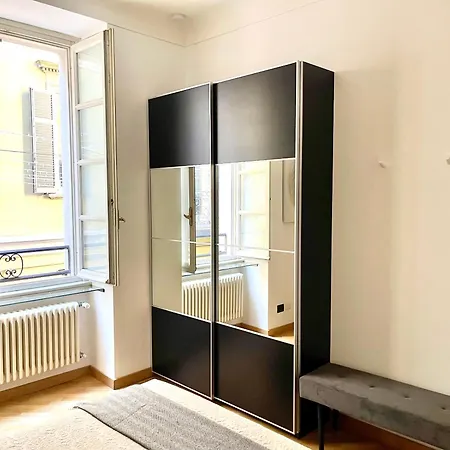 Charming - Downtown In The Pedestrian Area With 2 Double Bedrooms And 2 Complete Bathrooms A Spacious Living And Full Equipped Kitchen * קומו