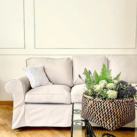 Charming Como: Downtown With Dual Bedrooms And Bathrooms Apartment Como