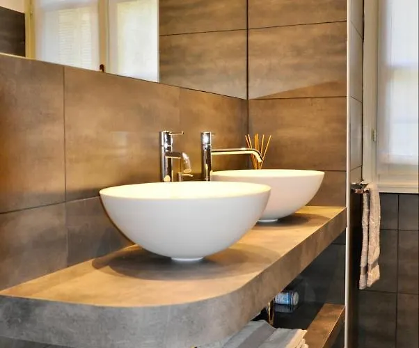 Apartmán Charming - Downtown In The Pedestrian Area With 2 Double Bedrooms And 2 Complete Bathrooms A Spacious Living And Full Equipped Kitchen *