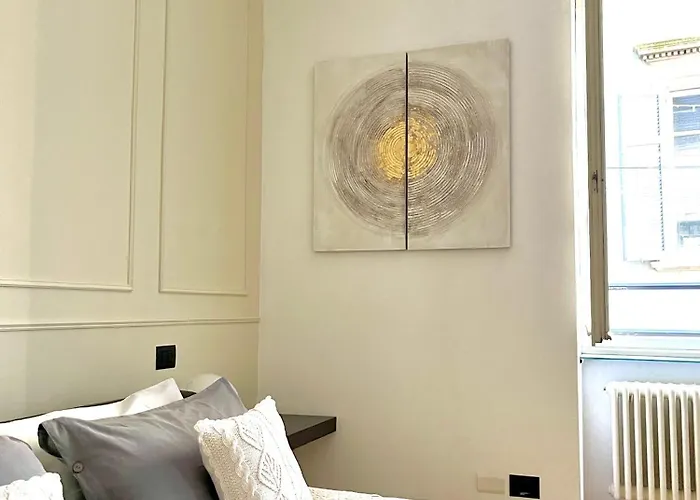 Apartmán Charming - Downtown In The Pedestrian Area With 2 Double Bedrooms And 2 Complete Bathrooms A Spacious Living And Full Equipped Kitchen Como