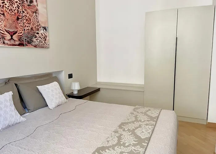 Charming - Downtown In The Pedestrian Area With 2 Double Bedrooms And 2 Complete Bathrooms A Spacious Living And Full Equipped Kitchen *