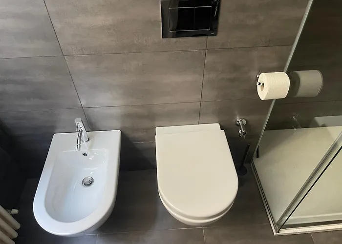 Charming - Downtown In The Pedestrian Area With 2 Double Bedrooms And 2 Complete Bathrooms A Spacious Living And Full Equipped Kitchen Lägenhet